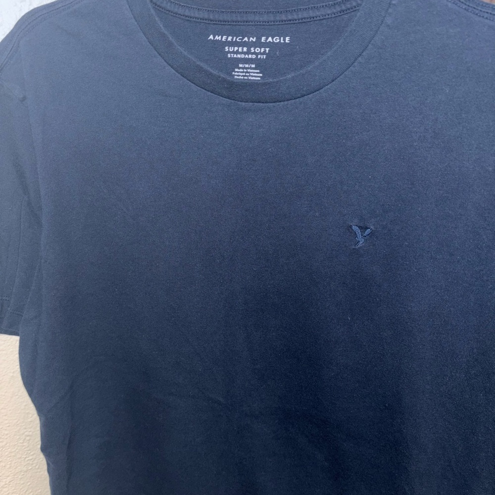 American Eagle Outfitters Men's Dark Blue Tee